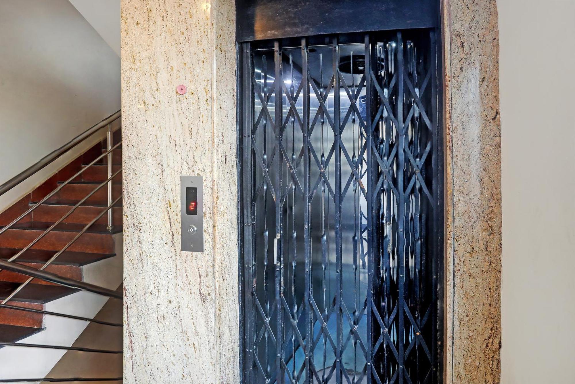 Super Hotel O Vaishnavi Inn ハイデラバード エクステリア 写真